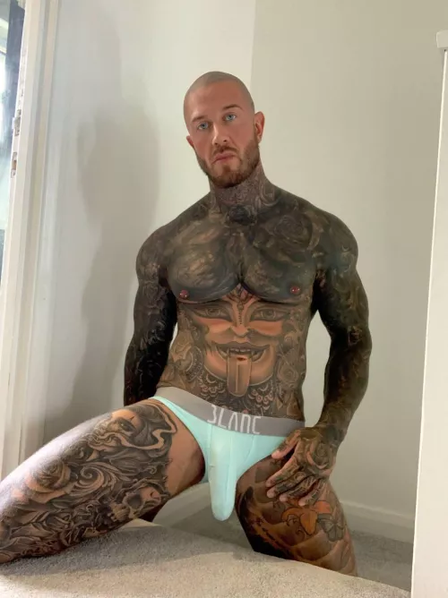 [30] would you lick this bulge on our first date?