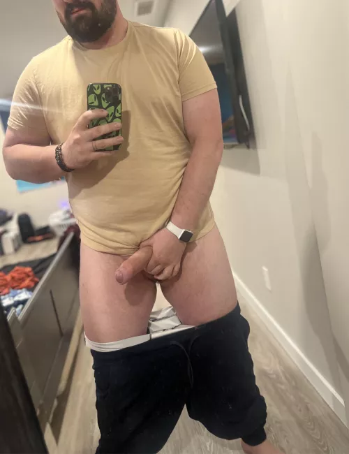 [33] married father of 4. Who wants to try for 5?