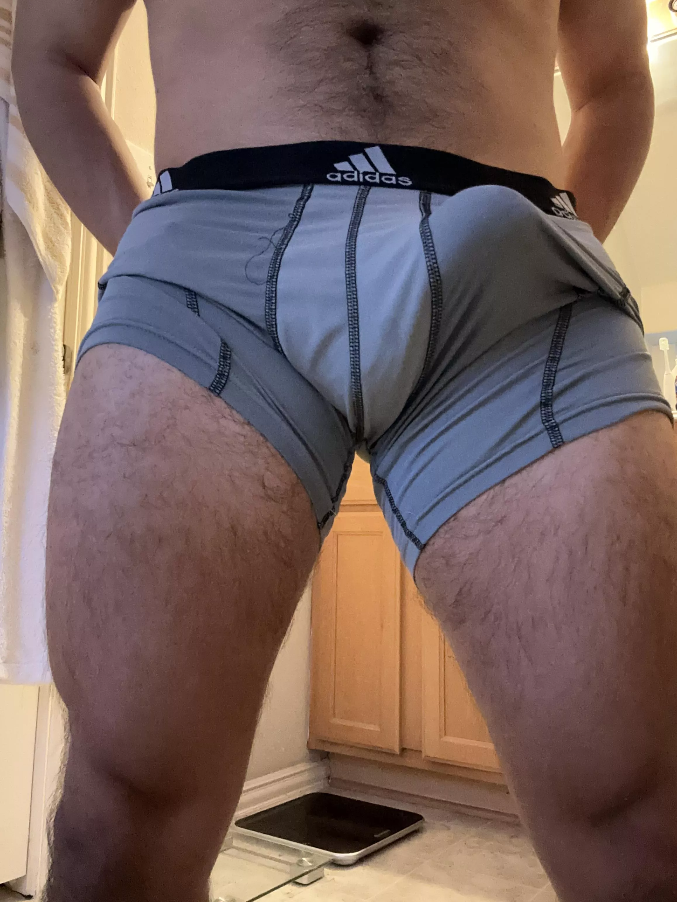 Any moms who like a good bulge?