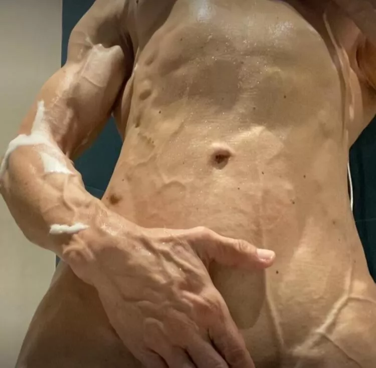 Anyone into a muscle mature woman with thick veins?