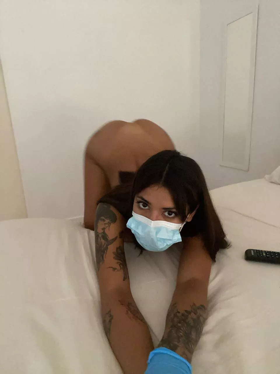 Are you married looking at my naughty pics? Y or N? 😈