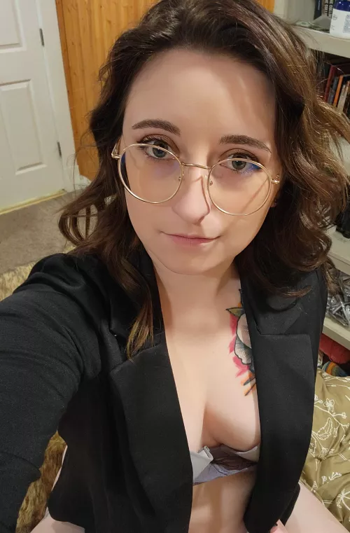 Check out my page! Super casual, no AI responses, and no reps. Just me and my camera