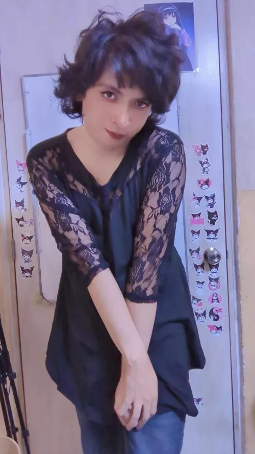 Don’t mind my hair I’m trying a crazy lady style