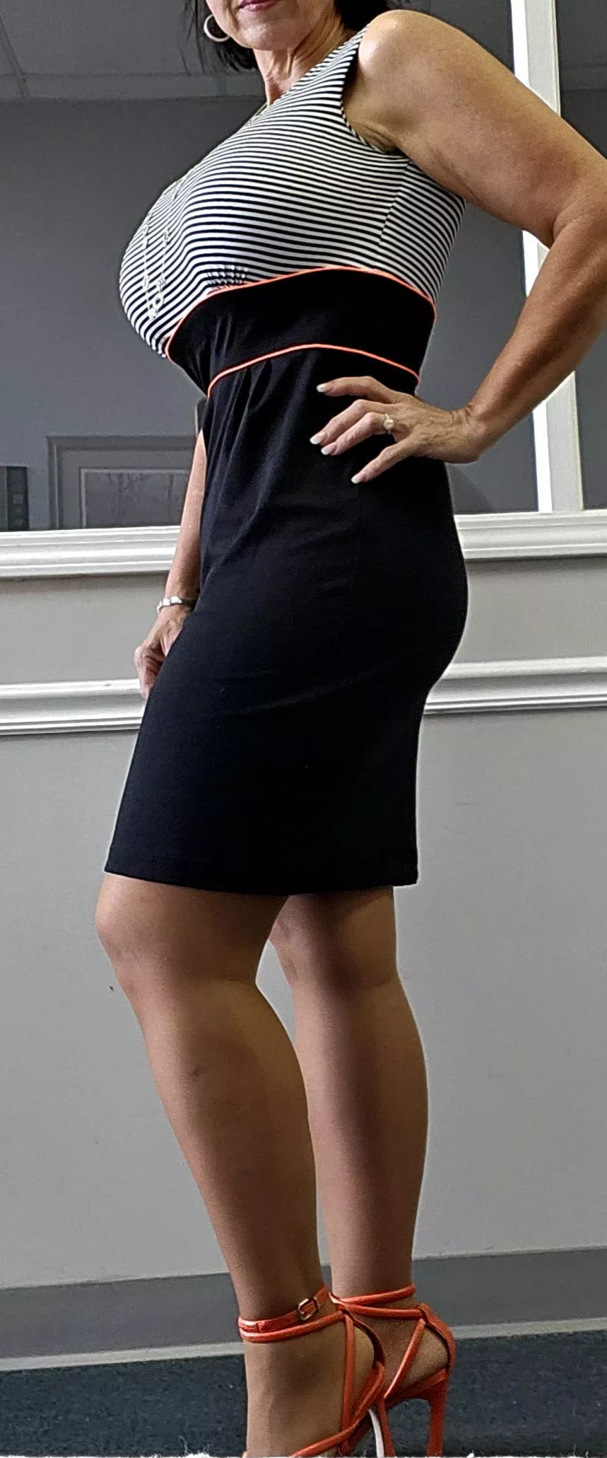 (F54) Hott momma Monday is back