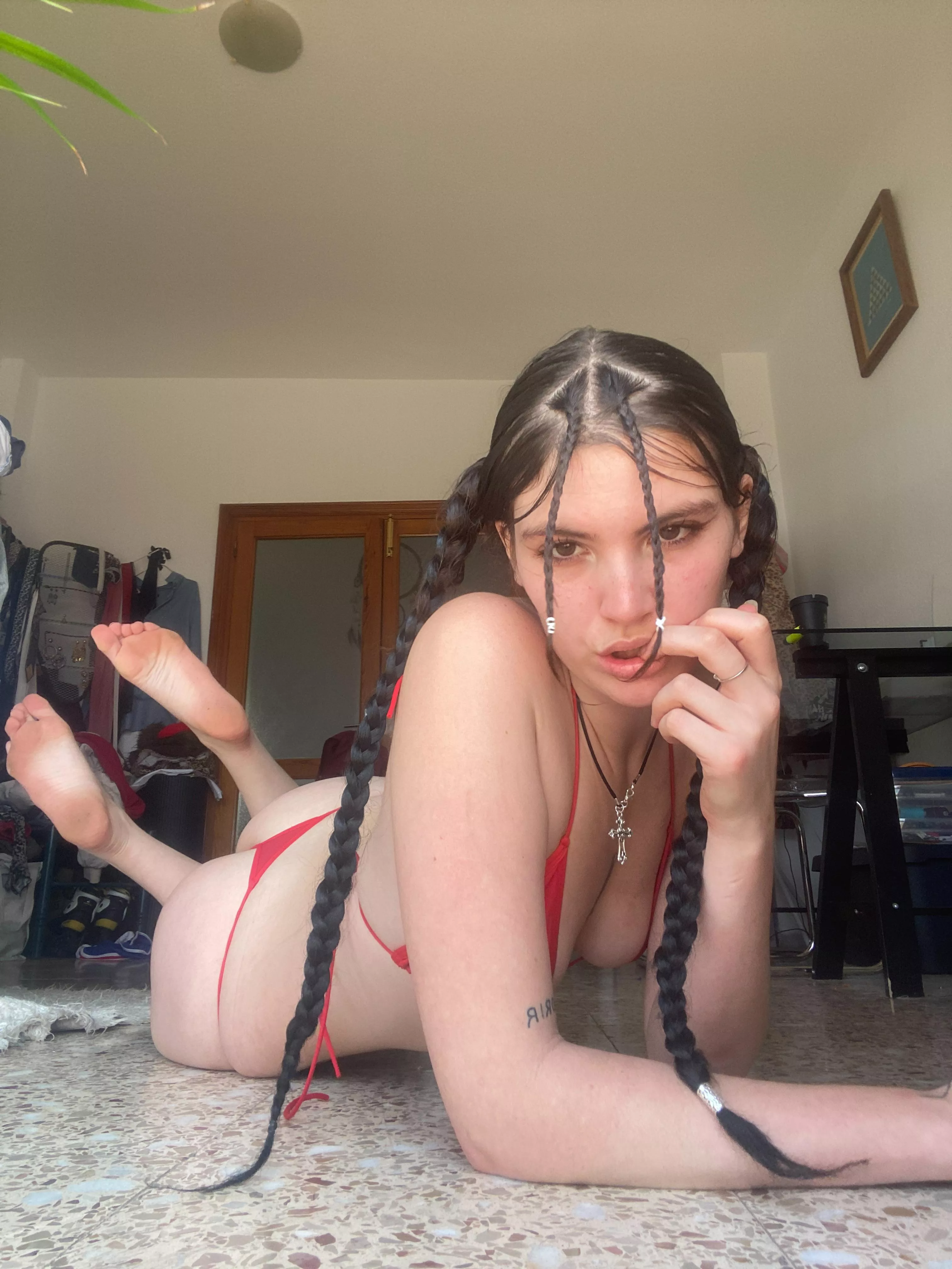 Feet, ass and tits 🥰