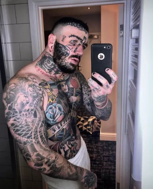 getting ready for photo shoot😉