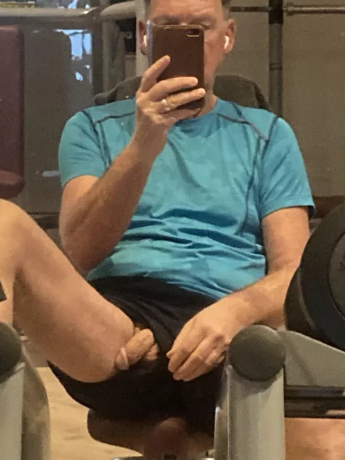 Going commando in the gym