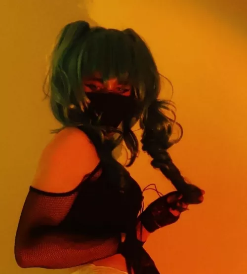 gonna throw away all my clothes and delete my acc