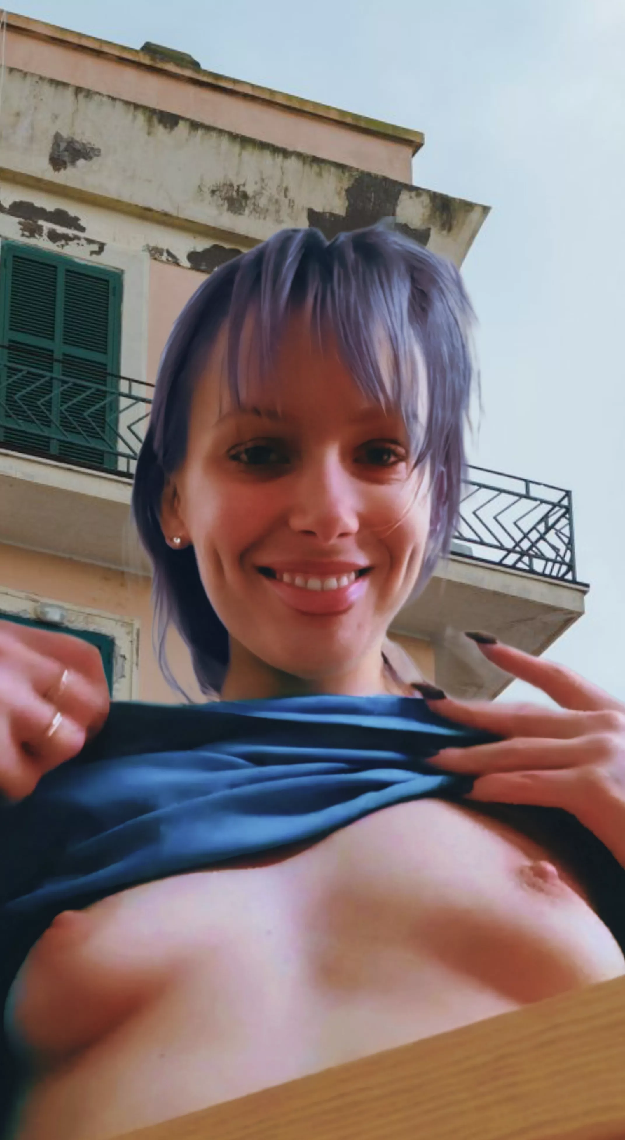 Good morning 😏 off to work 😘