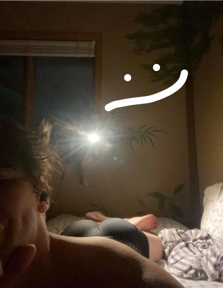 Got boys hmu with a pic 😋