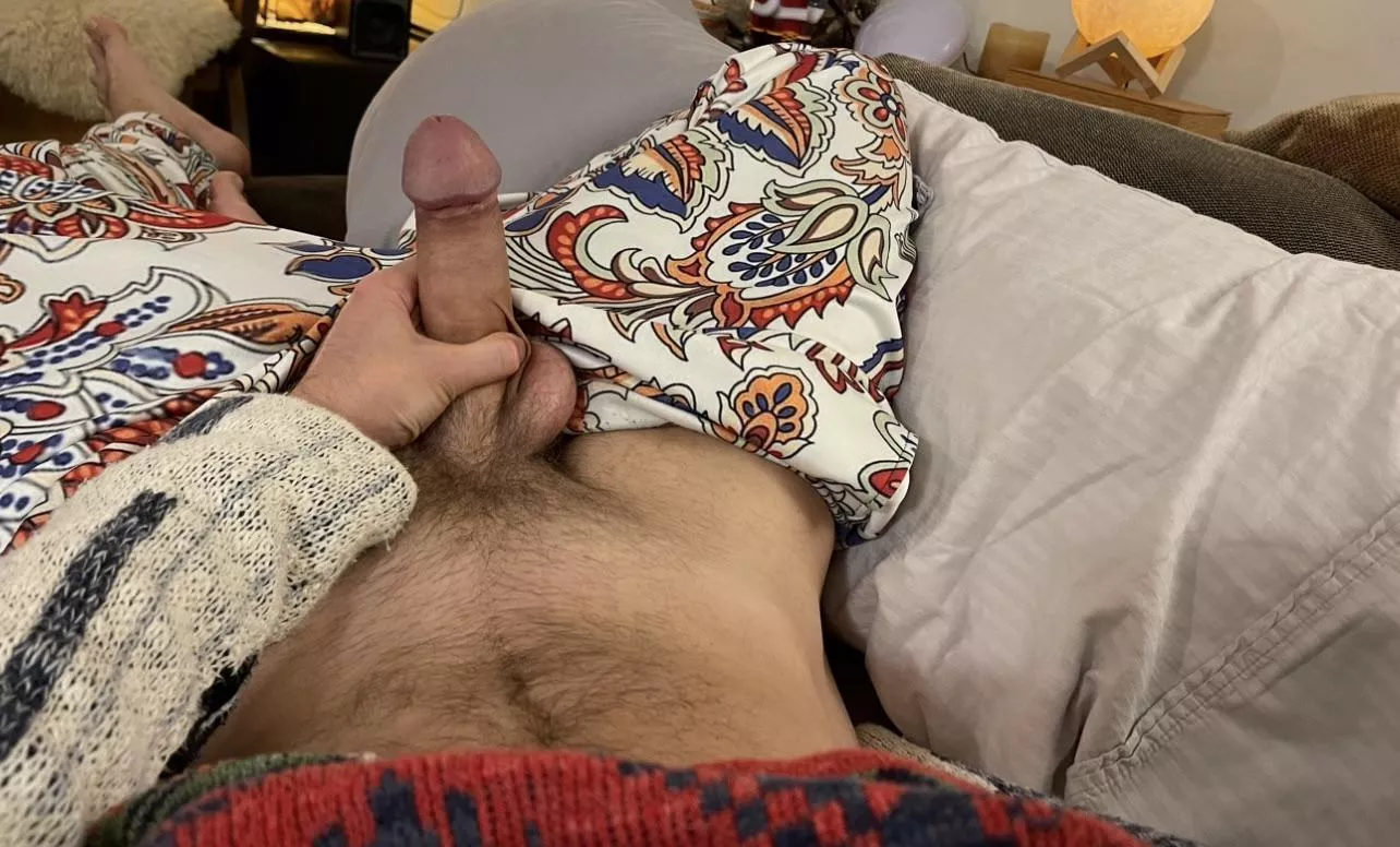 Happy Easter Monday from this thick 8.5in fucker. How about if I breed you 😈