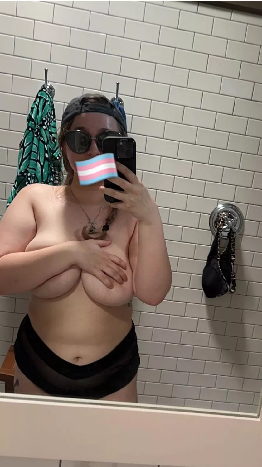 haven’t posted like this in a long time 🏳️‍🌈🙈 (q/24)