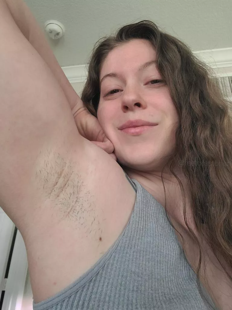 I didn't put on deodorant today and they're all sweaty, wanna whiff?