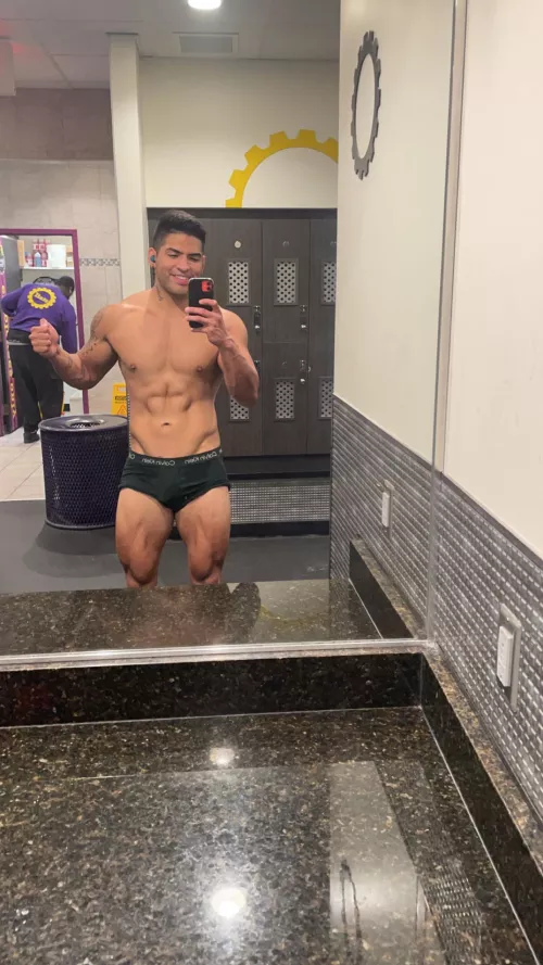 I feel more comfortable in underwear tbh 😮‍💨