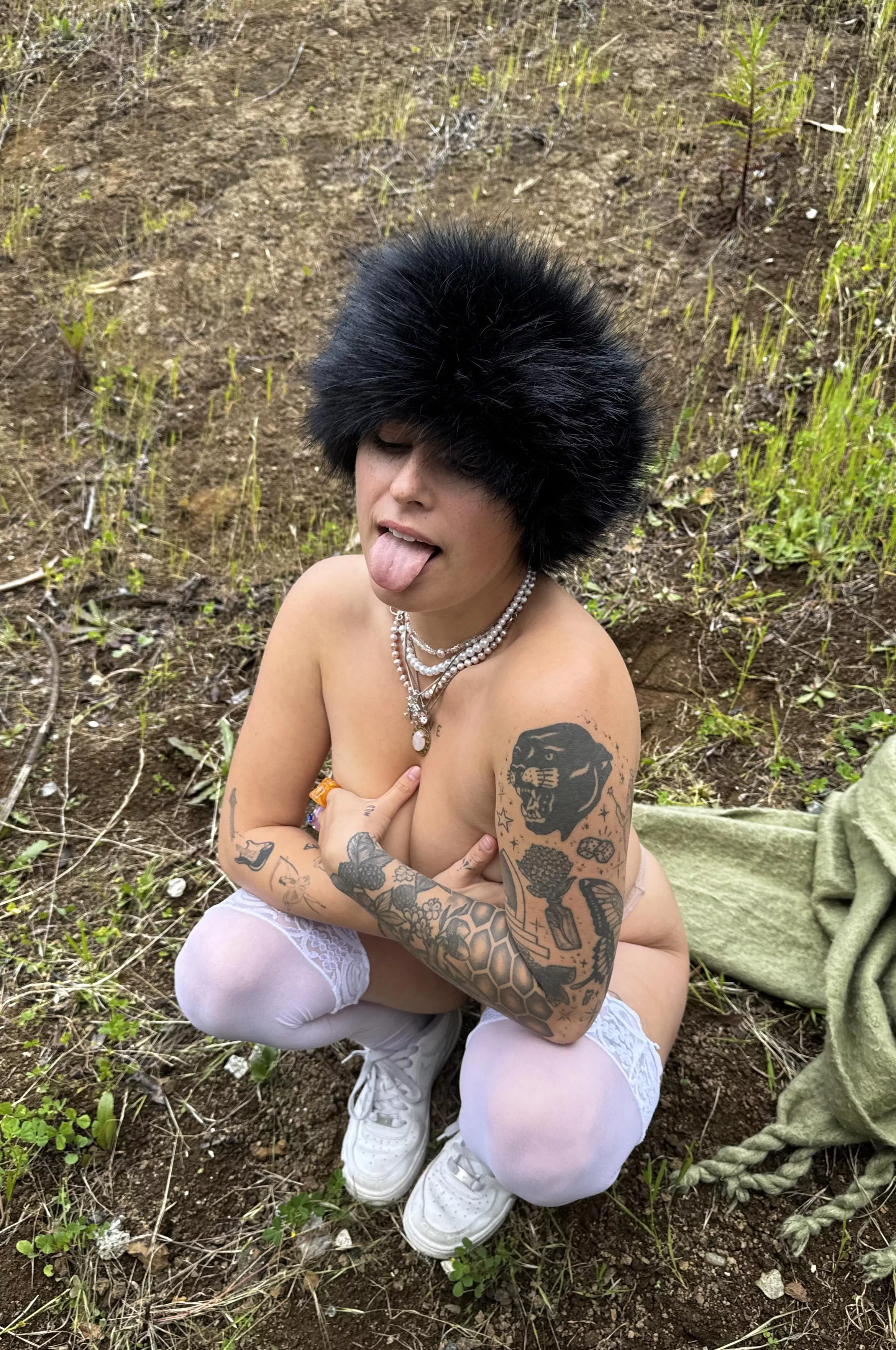 I love being topless outside 🧚💕