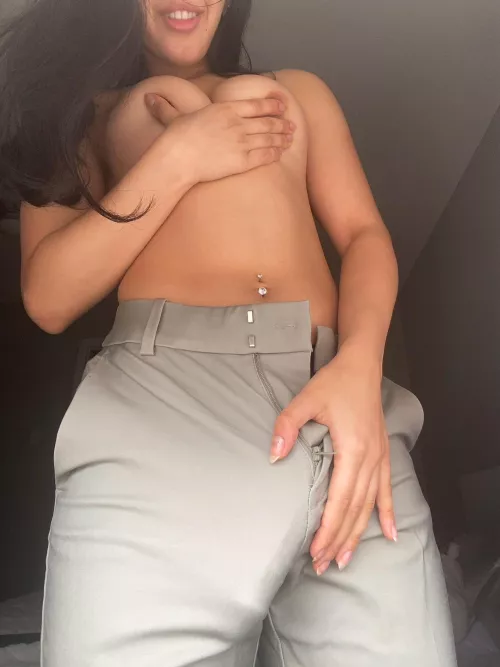 I need someone to stick my big bulge in 😈