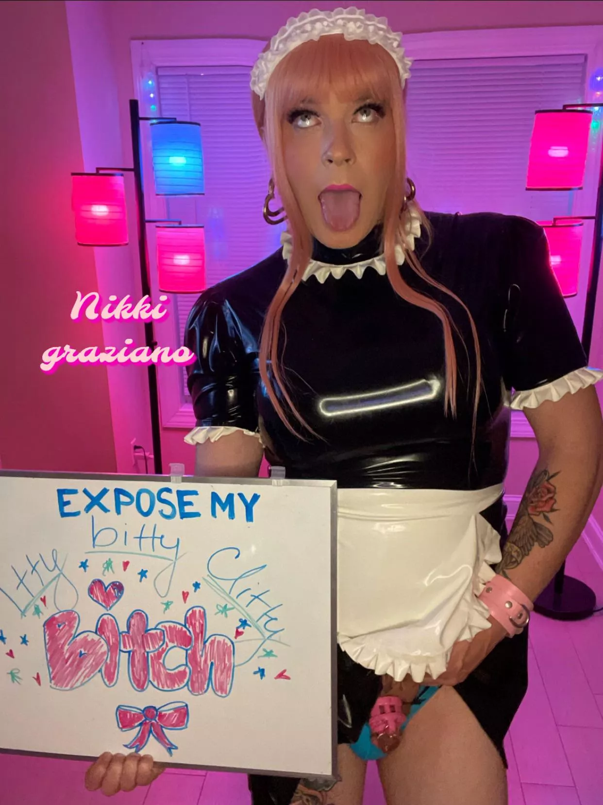 I respond well to exposure,bullying and men jerking off to my pictures 