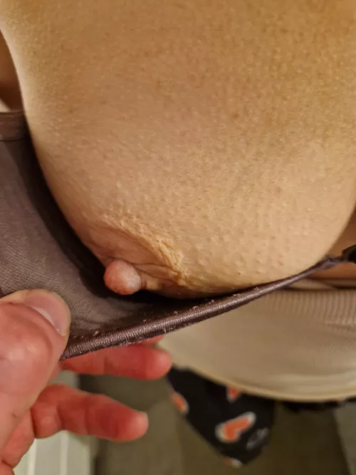 I wanna watch her suck and get her tits covered in cum.🥵 