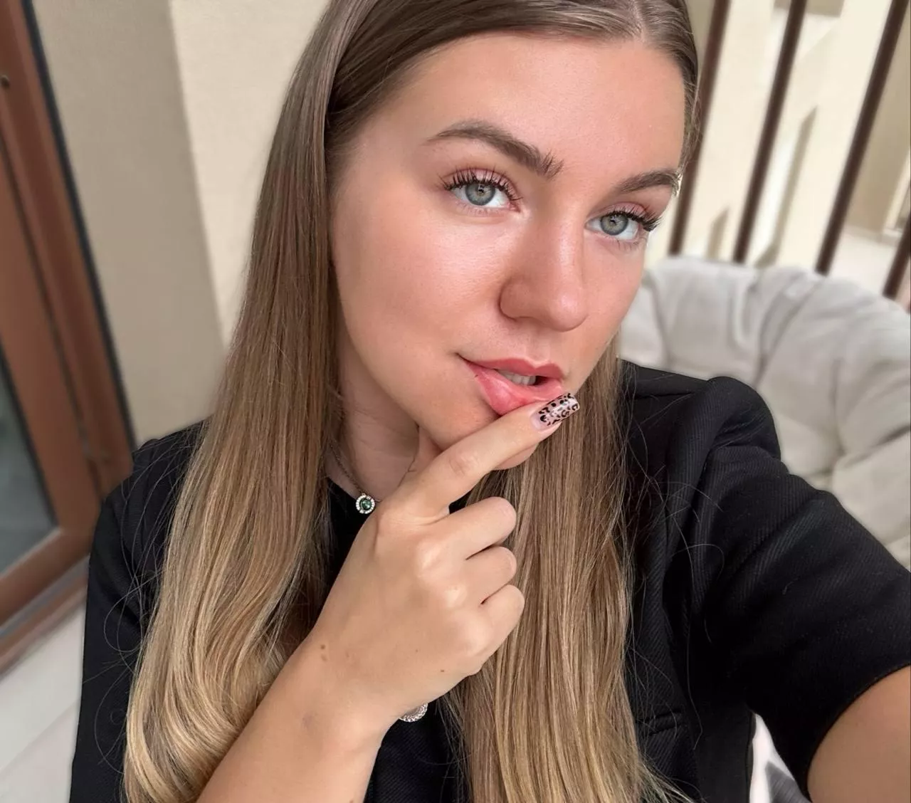 i will touch your back with my long nails