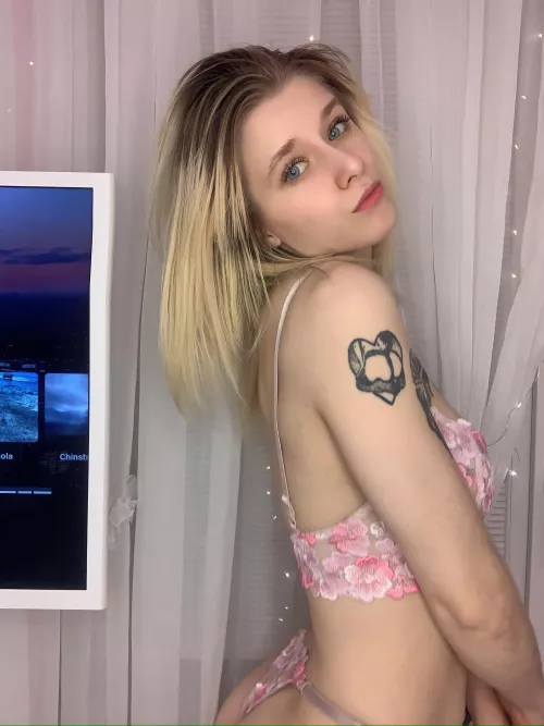 I'm wearing pink lingerie and pretending to be a pretty girl