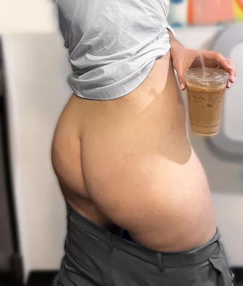 It’s Monday, I’m not making my own coffee today 😪