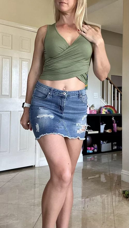 Kid birthday parties over the weekend, all the Dad’s were staring [F]