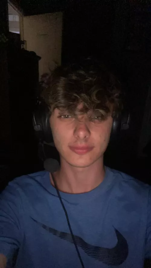 Looking for a gamer boy ;)