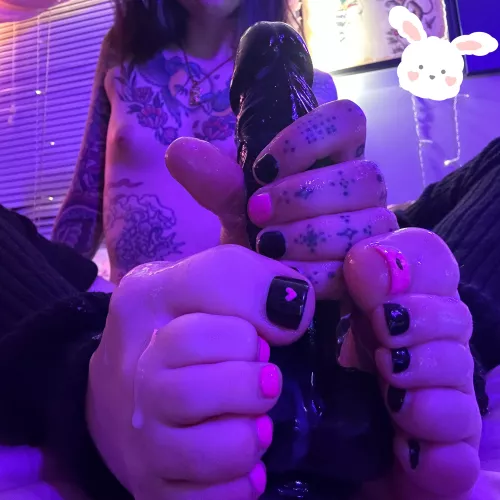 my new nail combo will have you leaking 🖤💗🖤