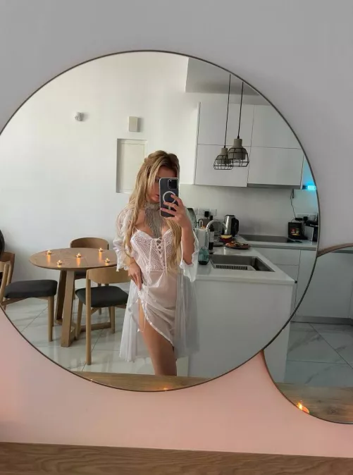 Ready to eat my peaches?🍑💦 wife