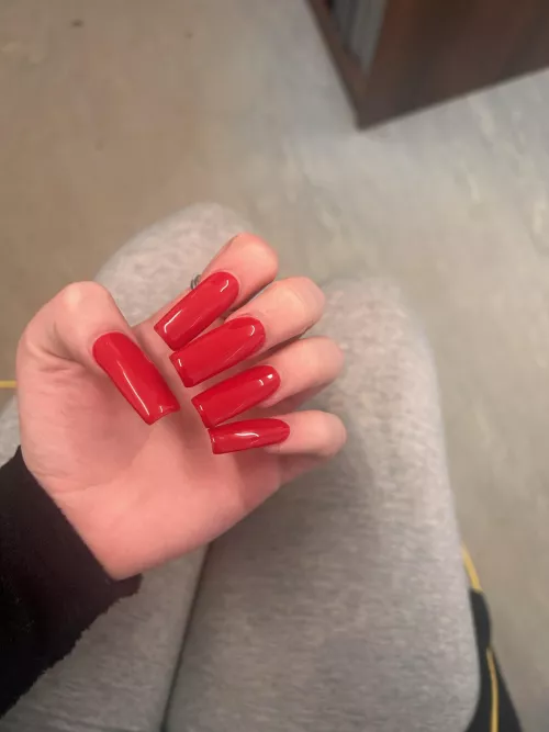 Red nails