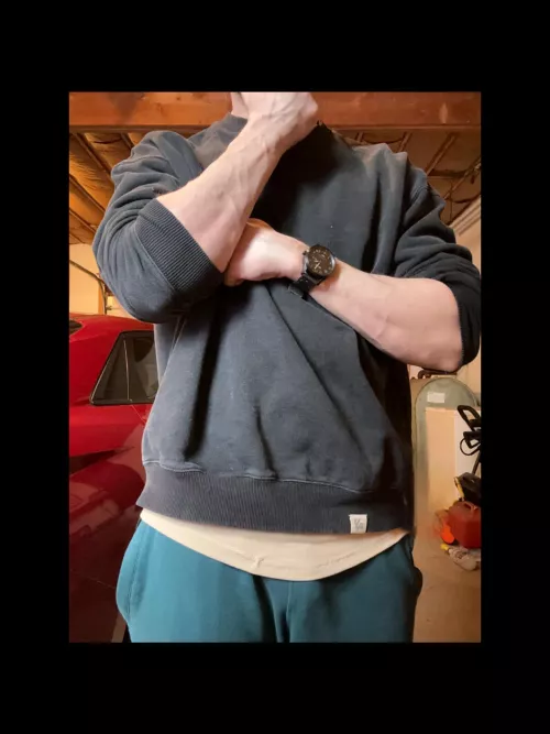 Rolling up the sleeves is always a nice trick