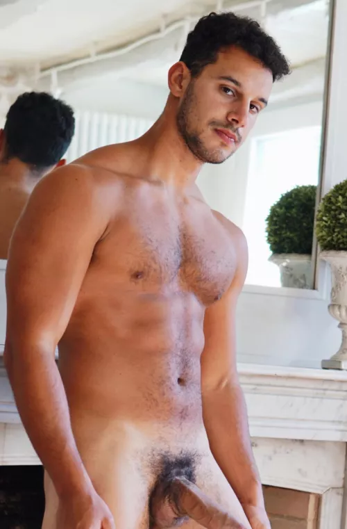 Say Yes to receive my nudes 🎁📩