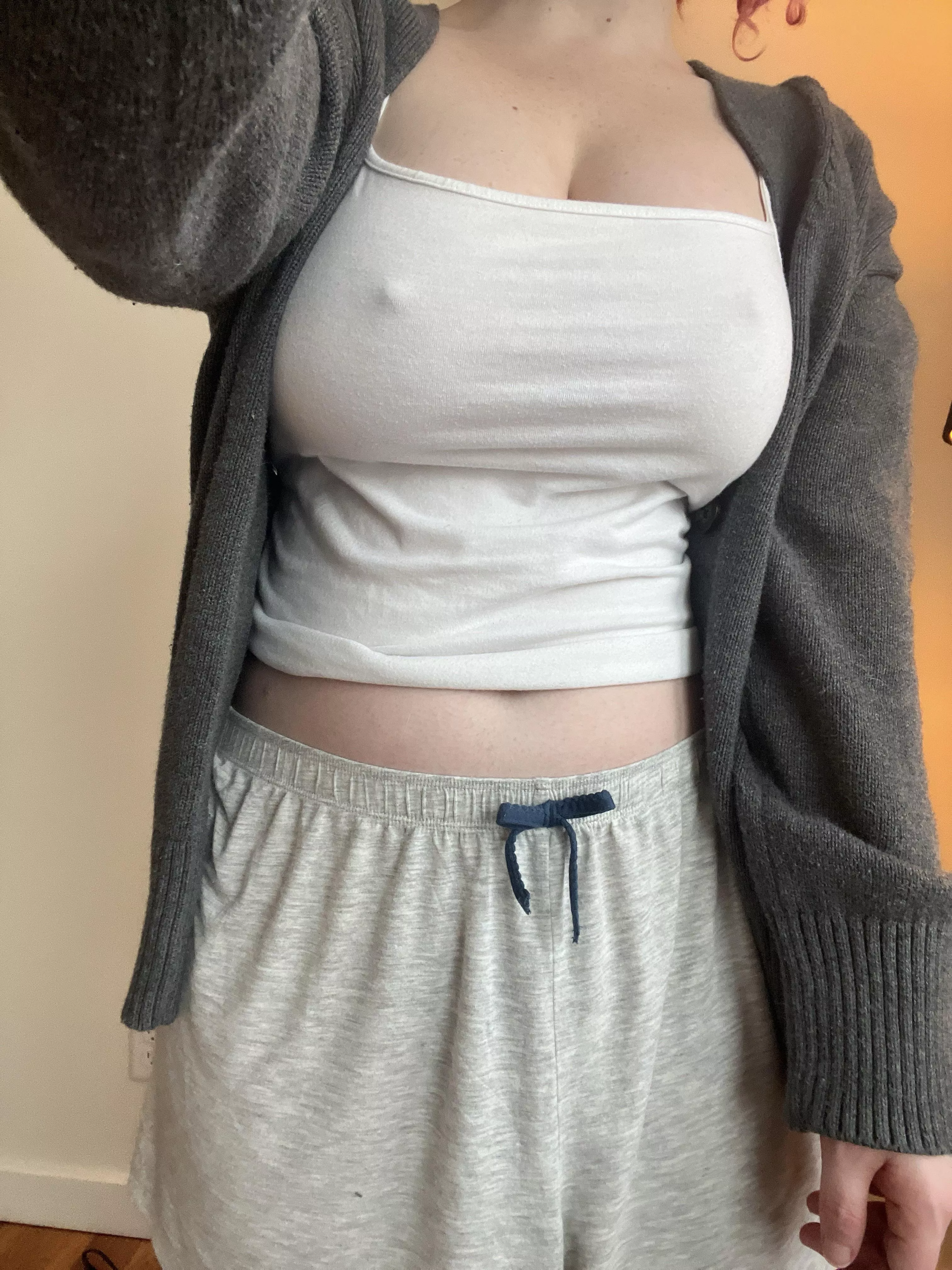 Simple & cozy for a cold rainy day at home [f]