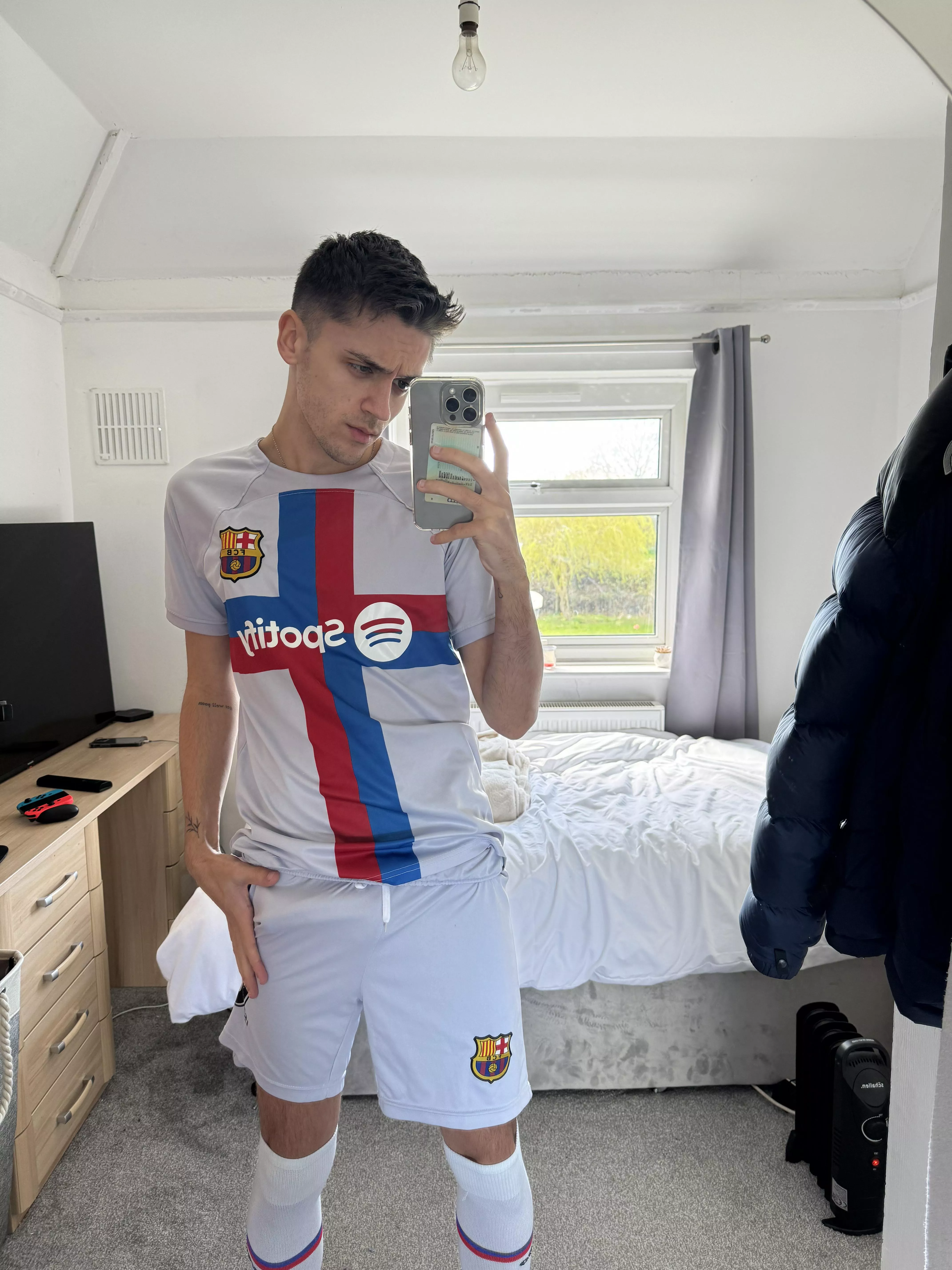 Soo horny before my game 