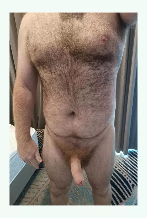 Stipl alone in this hotel room