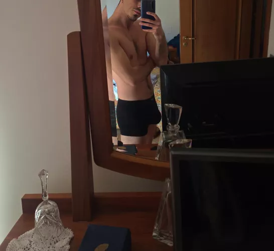 What comes to mind when you see my dick? 🌶️🇮🇹