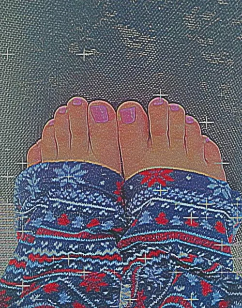 What do u think of my small pretty feet