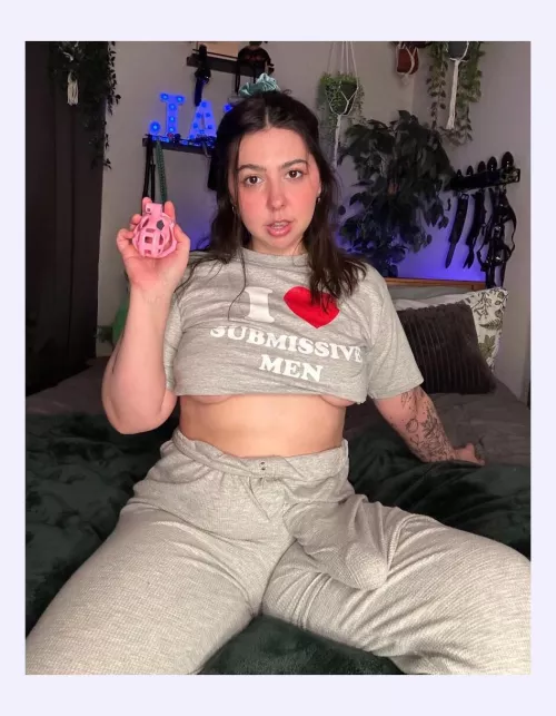 You didg’t know how weak you were until a real alpha forced you to your knees 💋