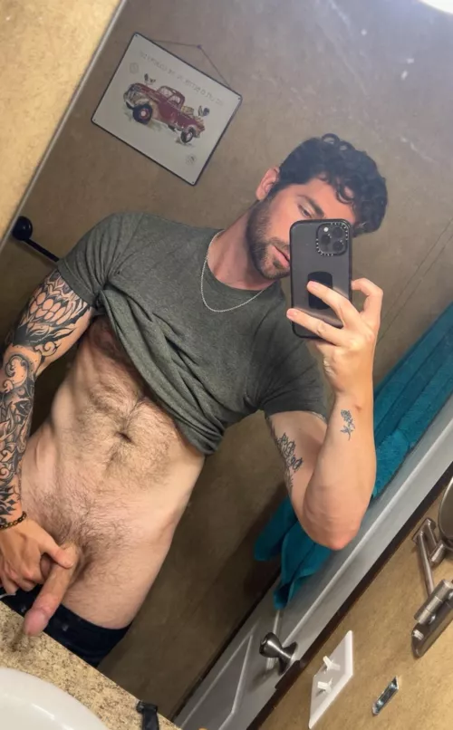 You rub me and I’ll rub you? 