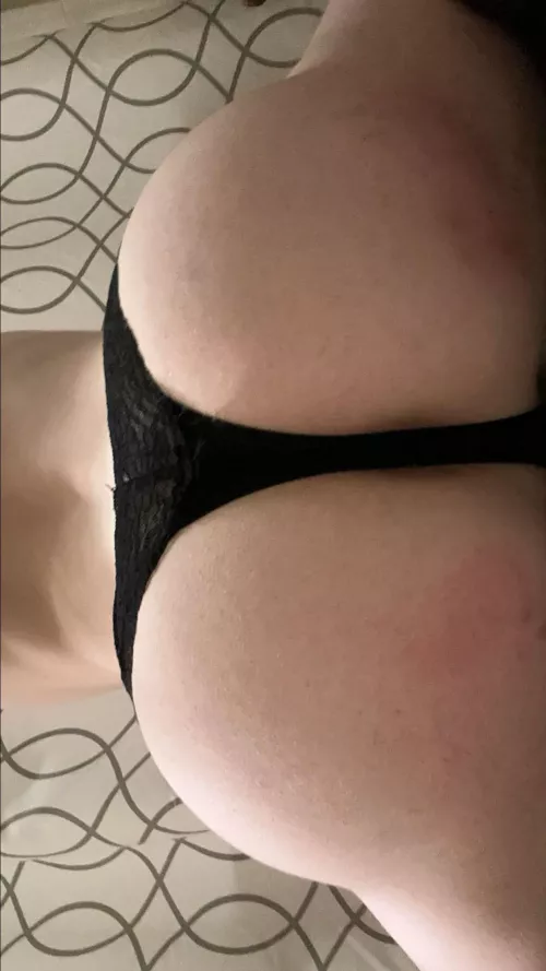 18, slim thick twink needs love