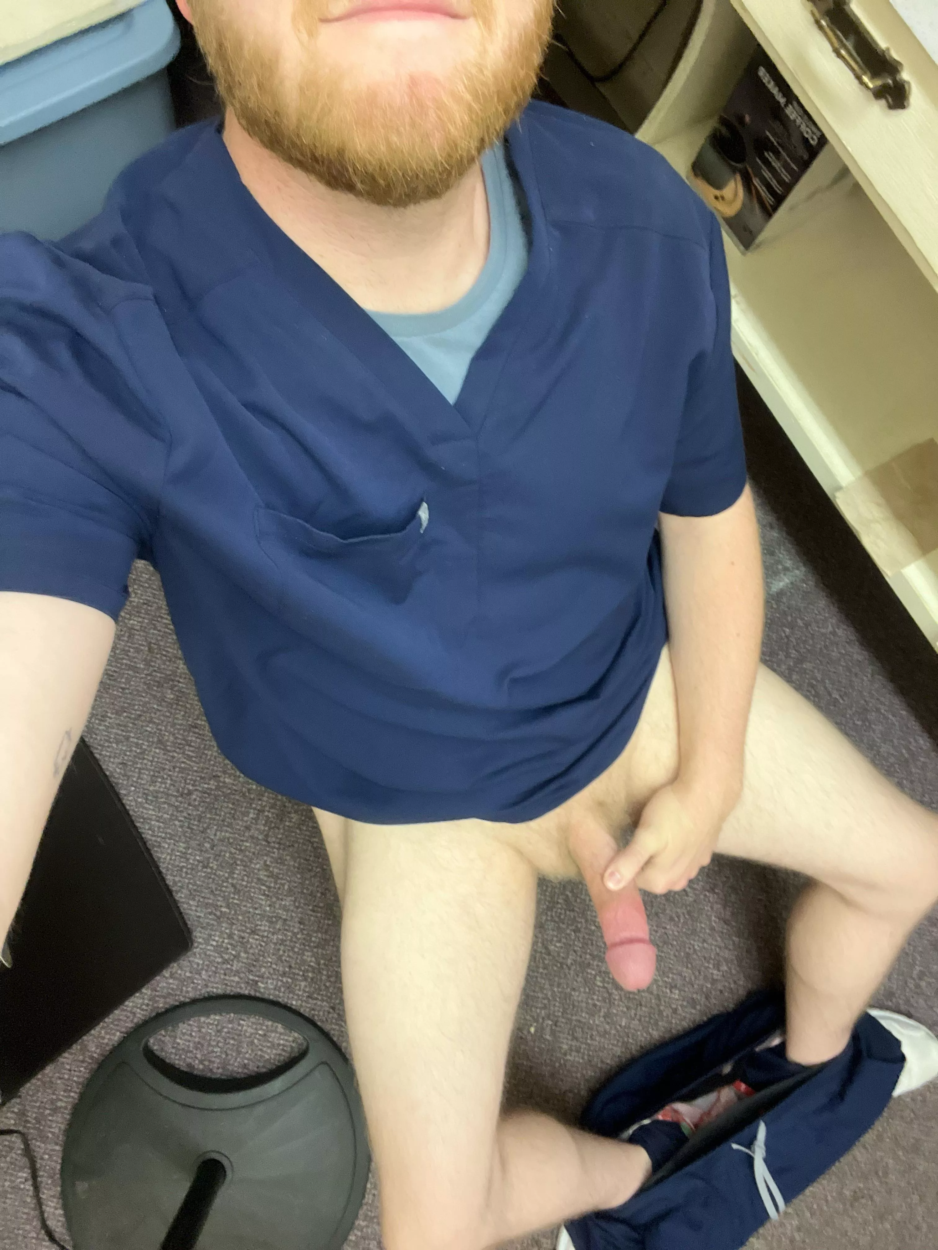 30 married dad needing to bust before end of shift.