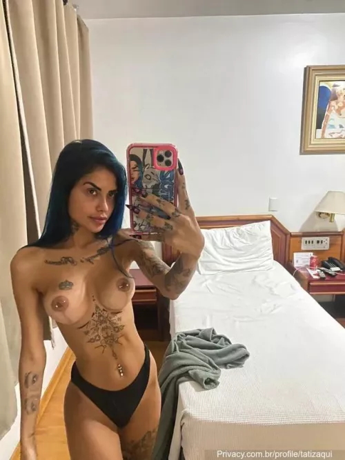Brazilian singer Tati Zaqui get excited to show her nipples piercing