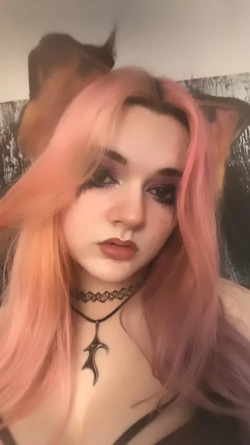 Can I be your goth cat queen? 😻