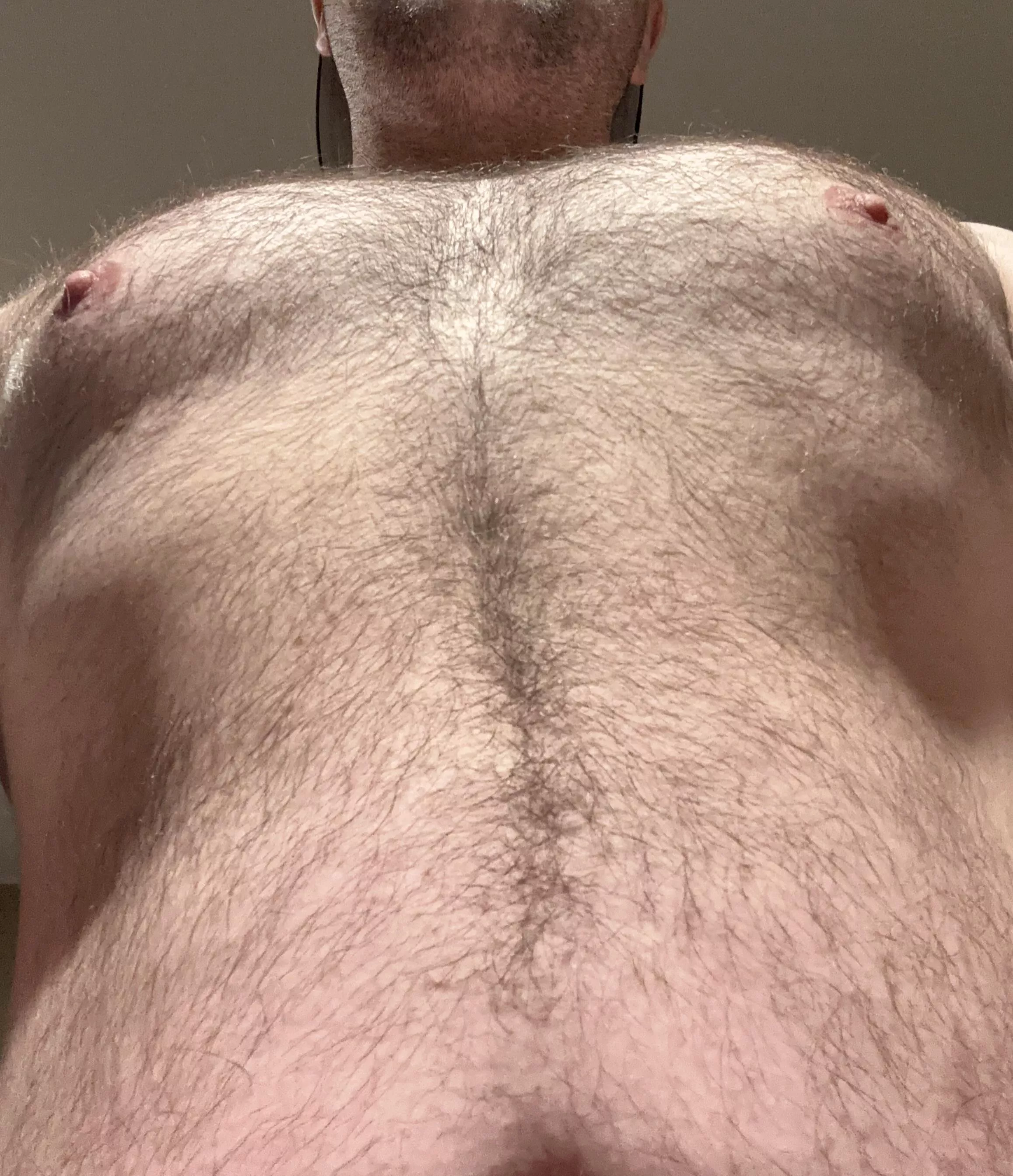 Come lay down babe 😏