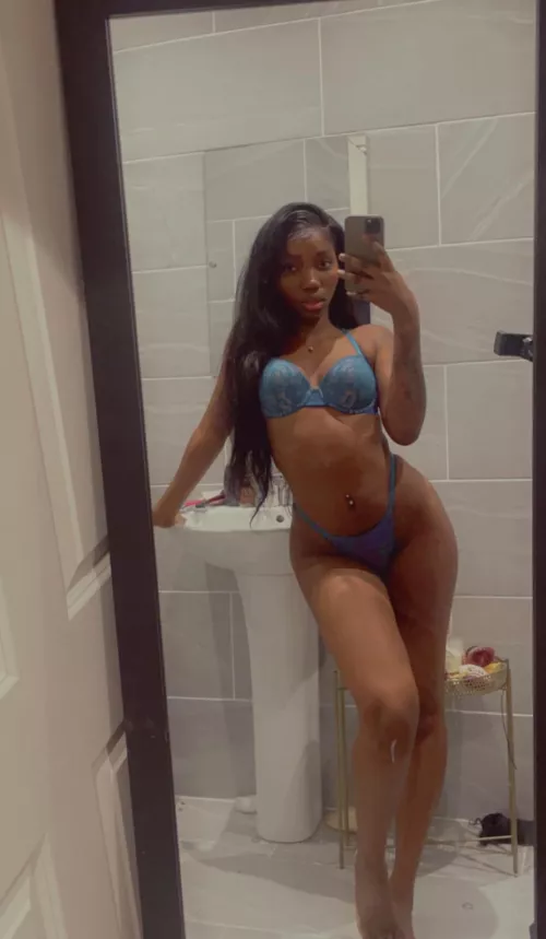 Do I look good in blue?🍫😉