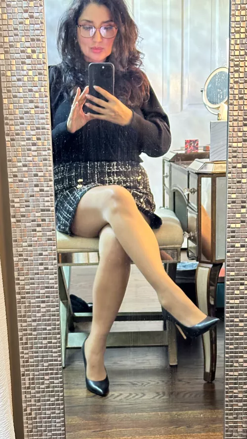 Do the glasses look good on me. 