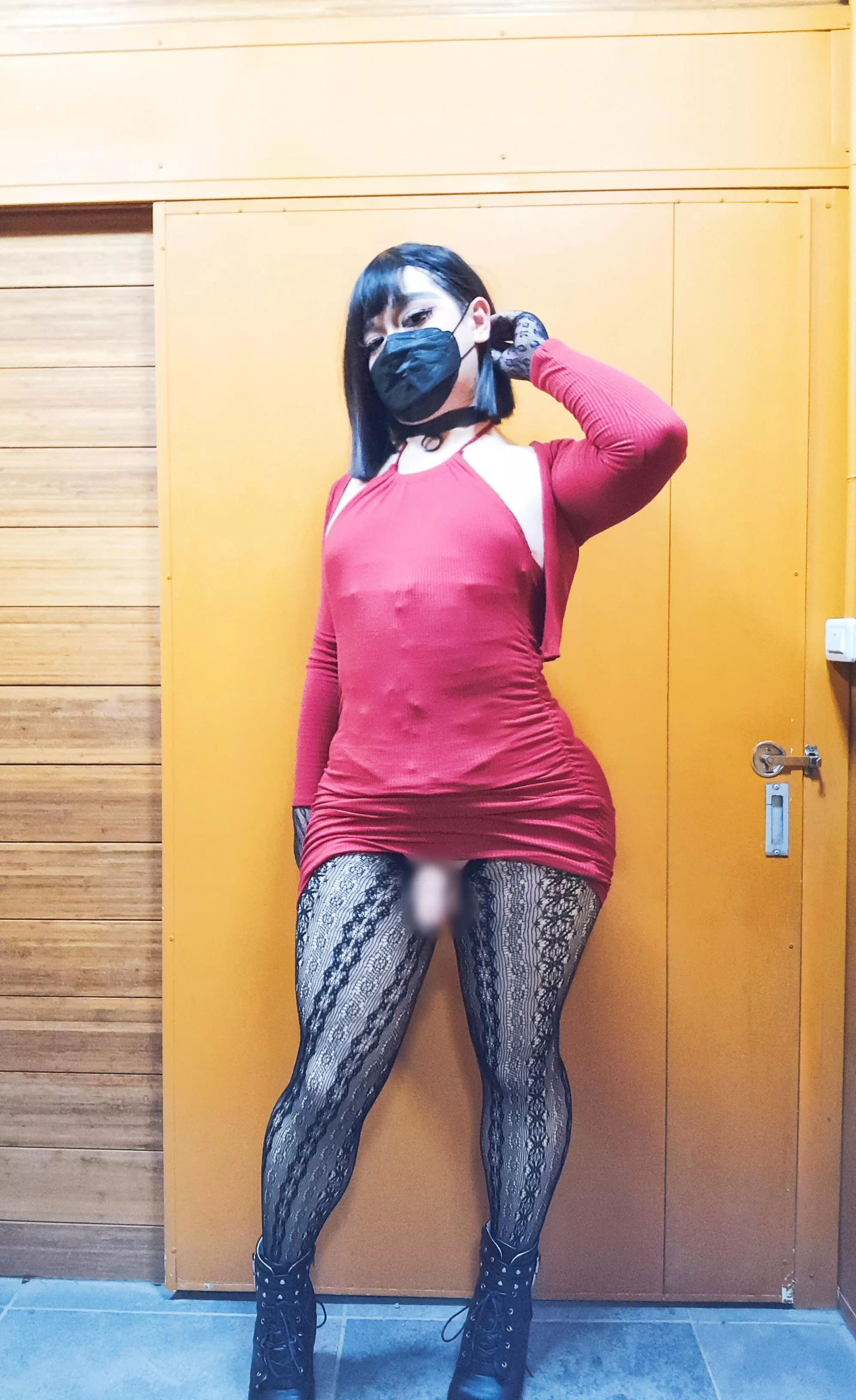 Do you expect it? Meet me at the toilet lock in the park at night  toilet at night 