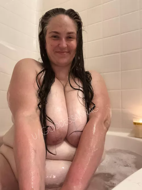 Enjoying a late night bubble bath 37F
