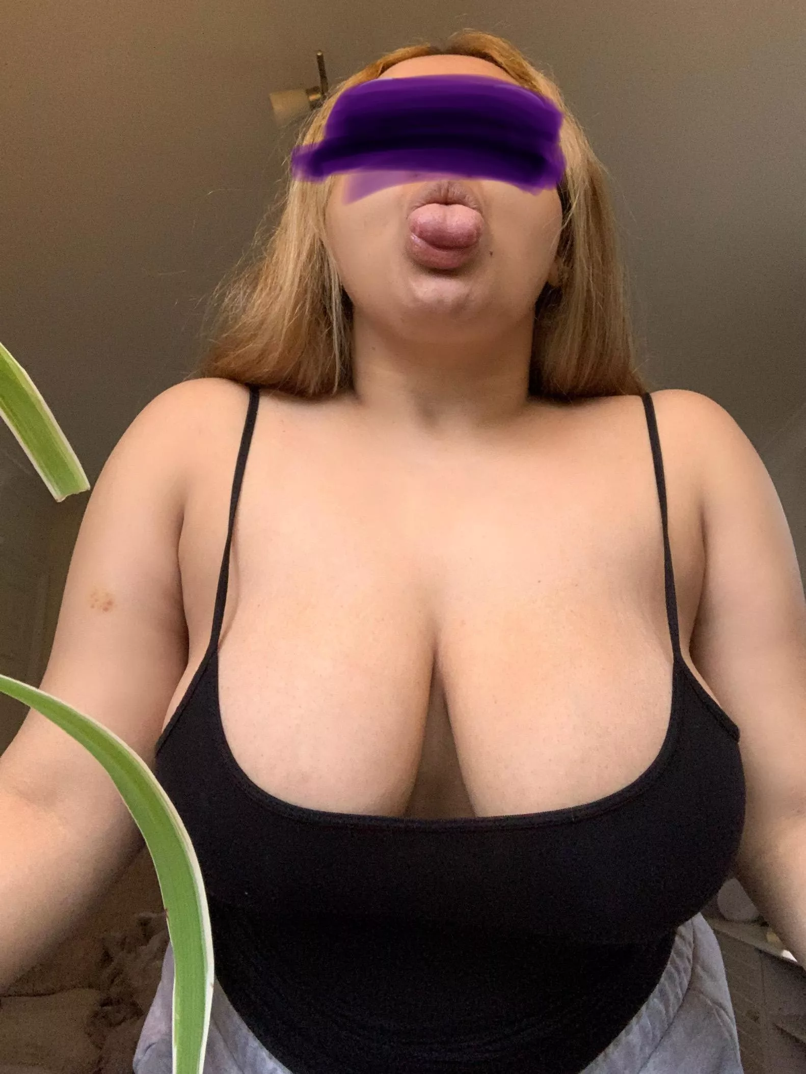 Felt a bit cheeky after work today- from your naughty chick nextdoor x