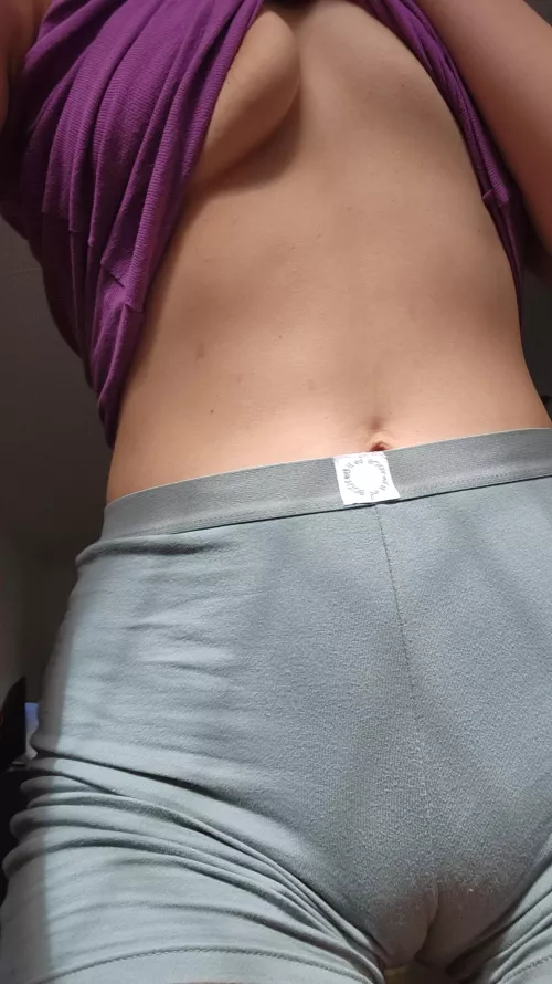 Hands up whod want selfies from this milf everyday